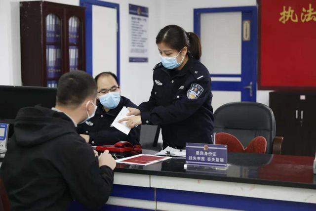 孩子|''毒''姓爸爸给娃取名发愁,没上过学的奶奶随口一取,全家都鼓掌