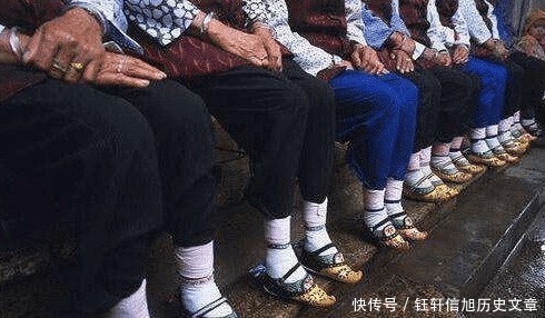 三寸金莲|古代女子缠足，过程如此痛苦，原来只是为了满足男人的私欲