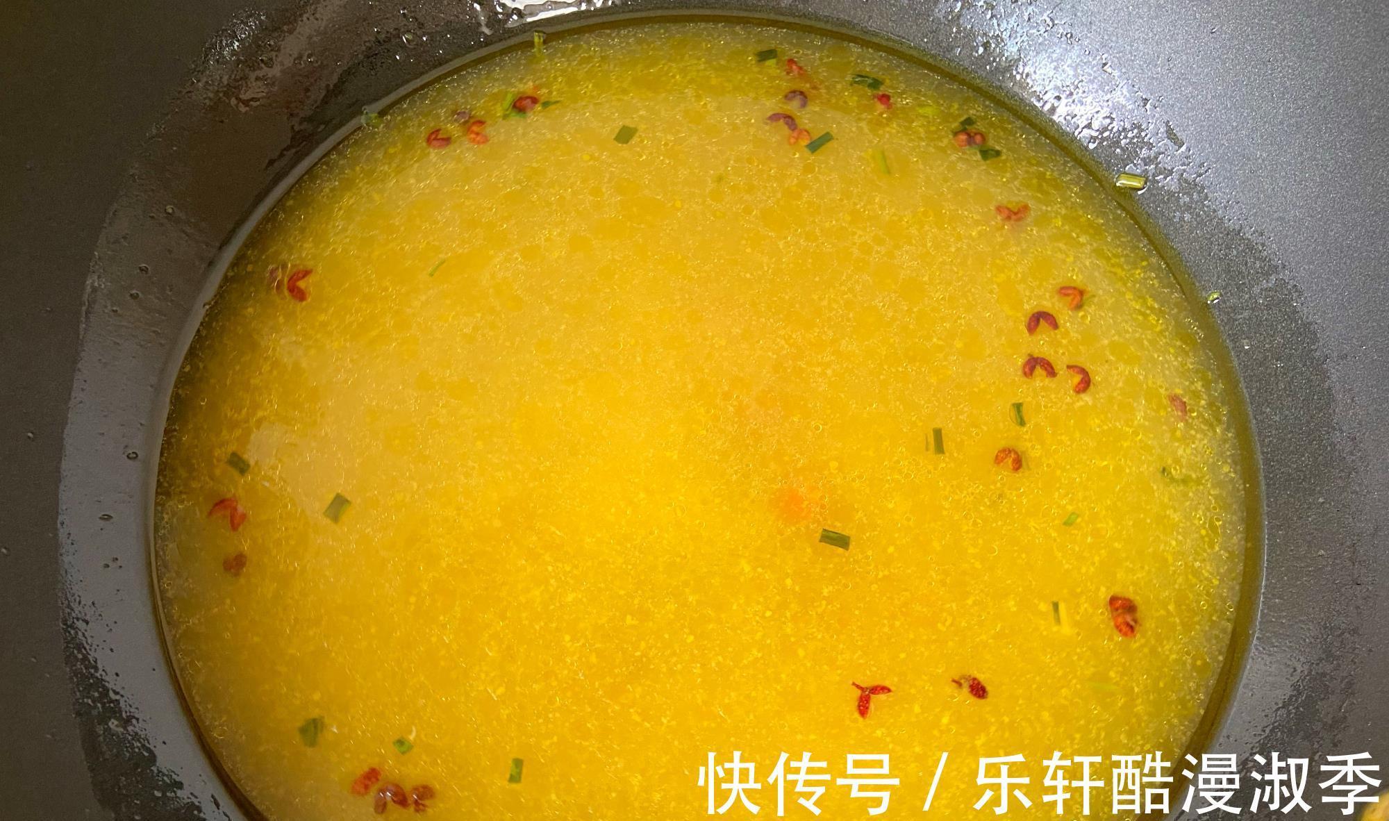 诱人|大白菜这做法绝了，色泽金黄，鲜香诱人，天热这么吃开胃又下饭
