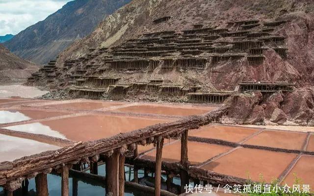 西藏千年悬崖晒盐场至今仍在使用，是全国唯一产“桃花盐”的地方