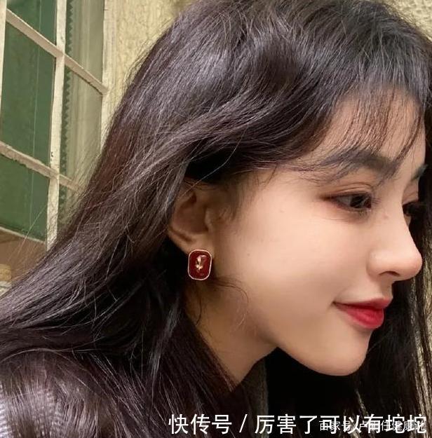 皮肤科医生:想美白的人,两种食物尽量少吃,以免黑素赖着不走