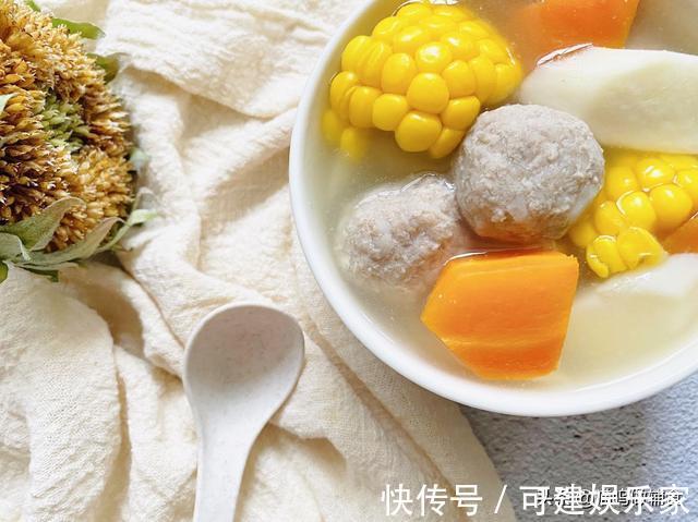 丸子|秋季润燥，这汤能帮忙！鲜香暖胃又护眼，娃咕噜咕噜喝掉一大碗