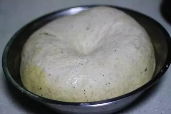 制作松软可口的花卷，掌握小窍门，其实很简单！！