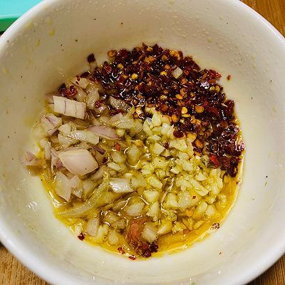 圆葱丁|夏季清凉下酒菜手撕鸡腿
