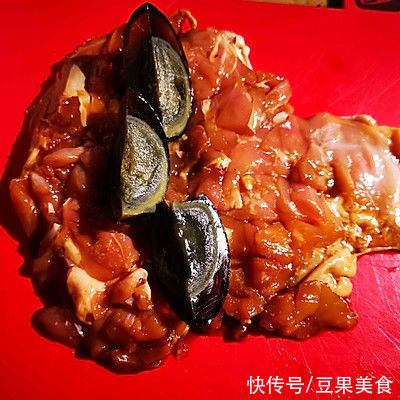 凉菜|年夜饭必备凉菜，东北家常凉盘-松花鸡腿