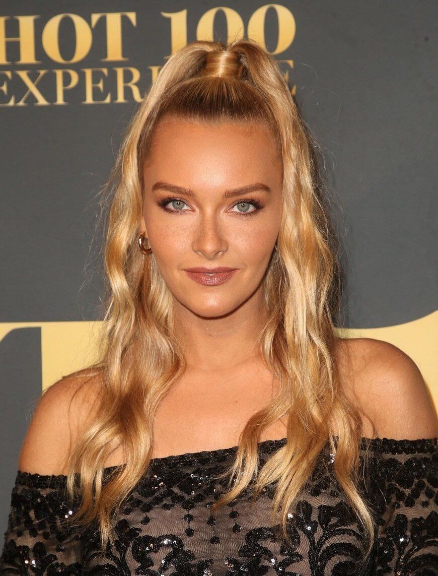 头顶 半扎半散发型有哪些?半马尾或半丸子都不错,时尚又甜美