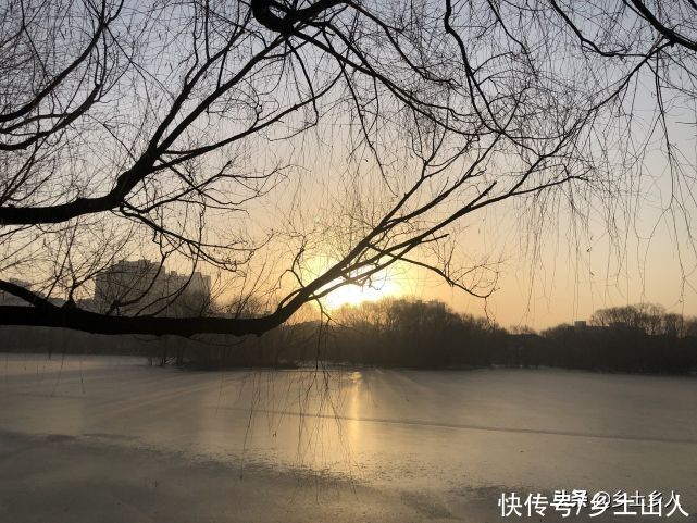 夫妻|明日立秋，老人说：今年“立秋见月晦，夫妻各自睡”，啥意思？