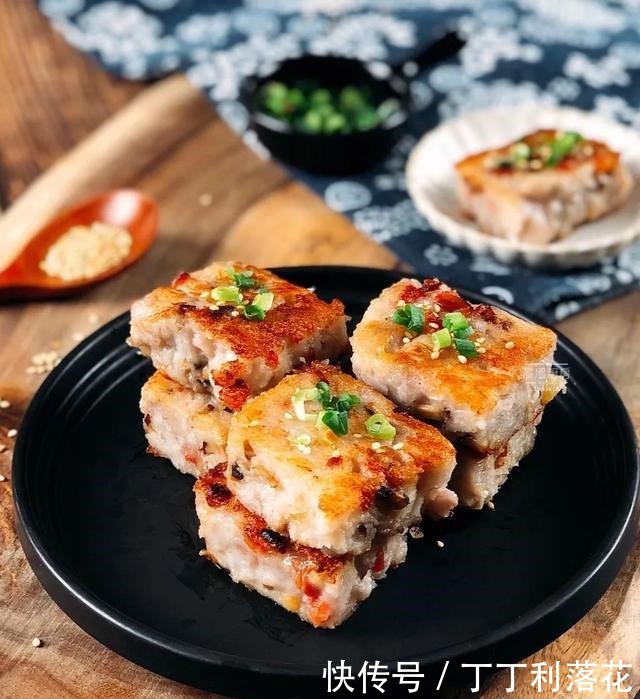 芋头糕|闻着香就被馋醒了!这早餐做一次能吃一周,早上几分钟搞定!