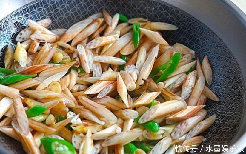 烹饪|它是穷人的“阿胶”,女性要多食它,补中益气,肌肤细腻年轻