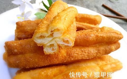 炸油条，学会这个配方和做法，保证蓬松酥脆，个个空心