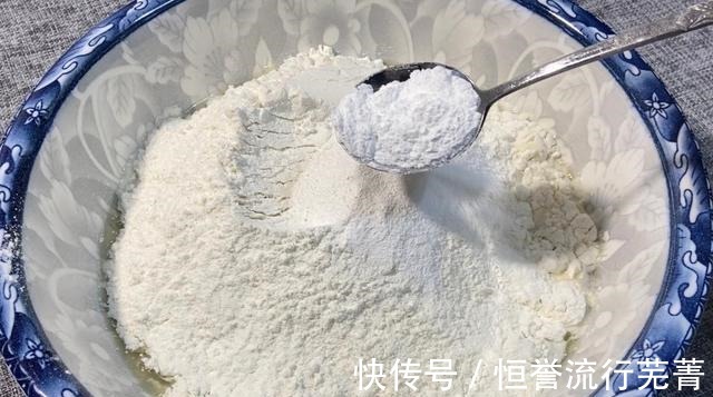 一斤面粉7两水,教你一个炸油条配方,学会都可以开店,别错过!