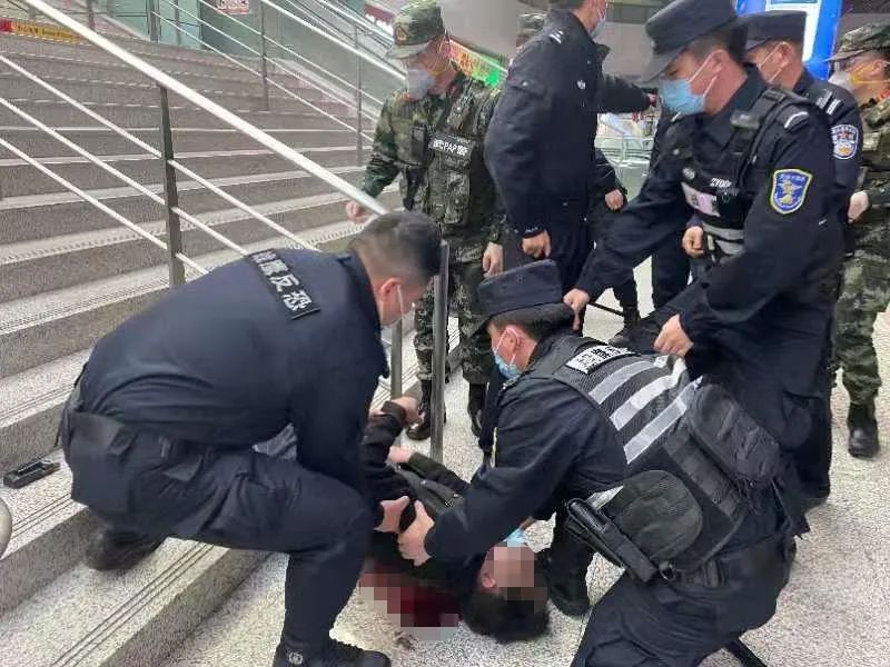 李俊|这一次，民警武警同时出手了