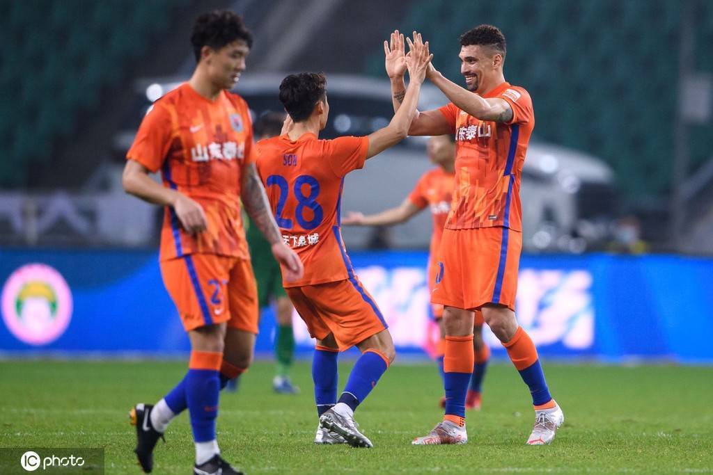 破门|贾德松补时绝杀!中超:泰山2-1国安 张玉宁破门