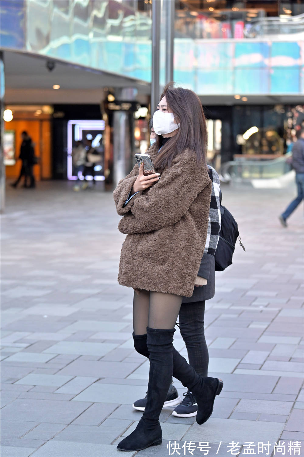 穿搭 冬季选择长靴来搭配,要选择什么款式?感觉是很重要的