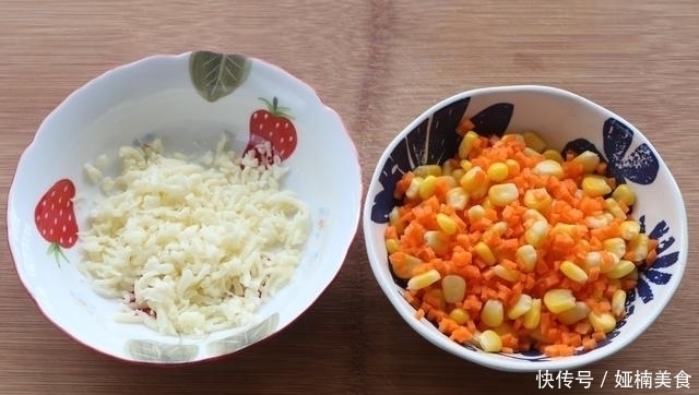 玉米粒|面粉简单新吃法,用杯子一压,早餐好吃又营养,比包子馒头油条强