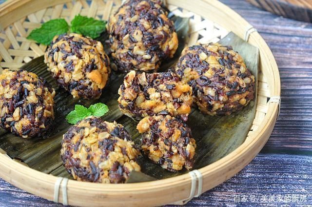 好吃|三伏天多吃它高纤维、低热量,不用发酵不用揉,比肉包子还好吃