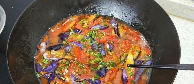 茄子最好吃的做法，6元成本10分钟上桌，很多人没有吃过，太香了