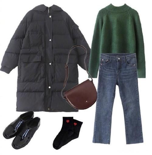 “暗沉”墨绿色毛衣这样穿竟显白!不老气?