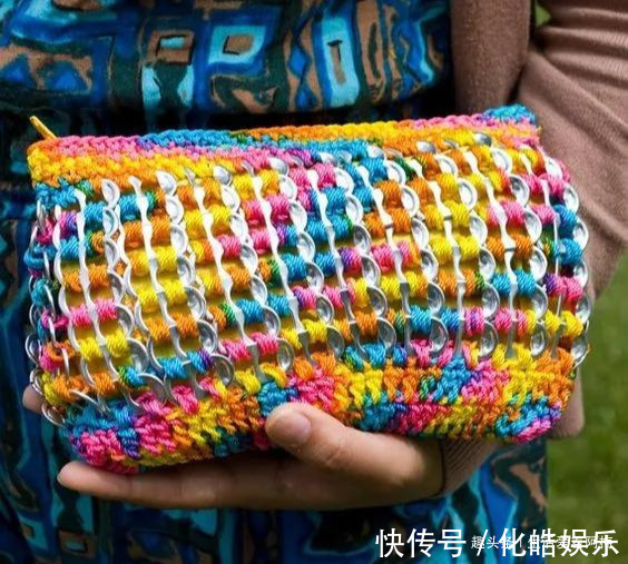 在易拉罐拉环上编织，钩成的包包耐看耐用！DIY变废为宝附教程
