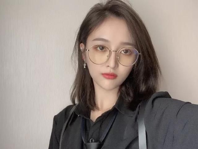 马尾|“高马尾”早已过时了,今年流行的扎发是“这三种”,谁扎都好看!