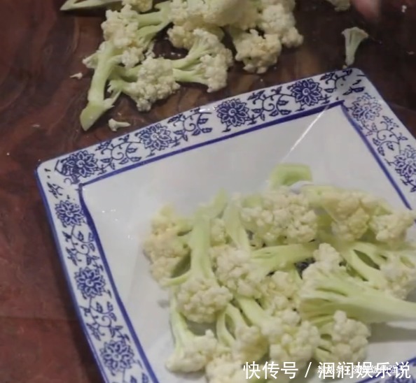  简单|菜花怎么做才好吃今天大厨教你菜花新做法，制作简单好吃美味