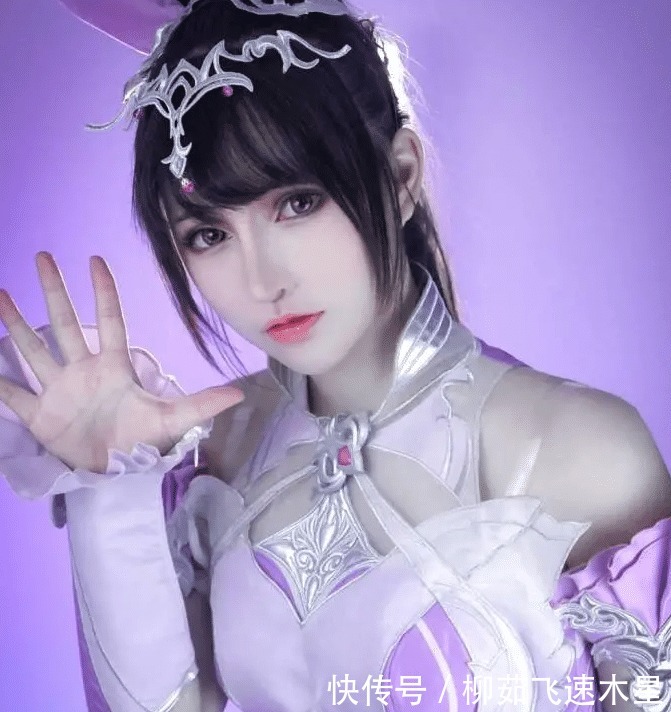 一人cos|一人cos斗罗大陆三大美女,小舞绝美,比比东受到官方认可