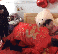 |搞笑GIF：妹子眼睛真优秀，怎么做到的？