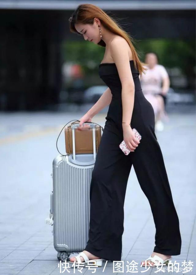 连衣长裤黑色气质时尚即优雅又神秘。绿色温柔大方更有魅力