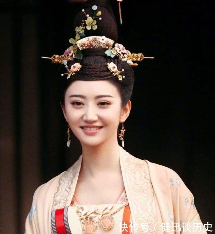 琅嬛记$唐朝一才女,写了一首诗送给隔壁书生,母亲看到后说:嫁给他吧