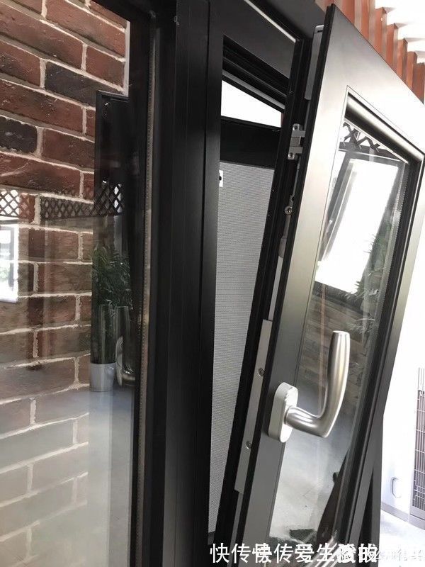 推拉窗|关于门窗安全的这些「隐形保障」,你家的门窗都有吗?