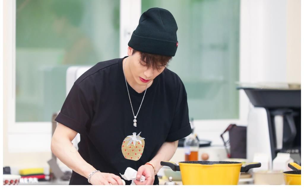 刘彰|拜托了冰箱：王嘉尔为逗笑李雪琴，让张彬彬把他当马骑；和刘彰的对话好暖心