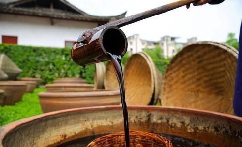 差别|吃一辈子酱油,才发现吃错了,原来生抽、老抽、酱油差别这么大