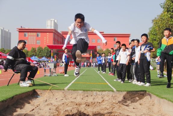 裕丰园小学开启“运动模式”