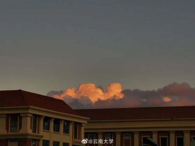 夏至 高校晚霞图鉴：晚霞很浪漫，幸好我们一起看过