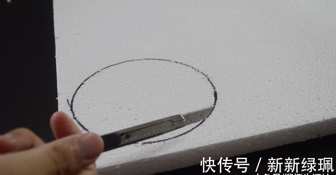 桌面|气泡垫别急着扔, 改造一下, 放在桌面上太实用了, 看完赶紧去试试