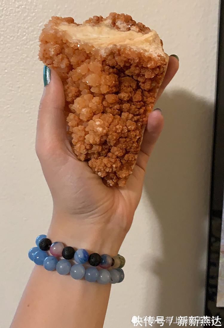 她收获一块鸡排石头,因太美味走红,网友好想咬一口