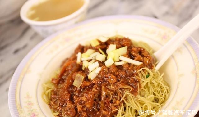 在兰州点拉面,面馆老板被气晕,差点掀桌子开骂了!