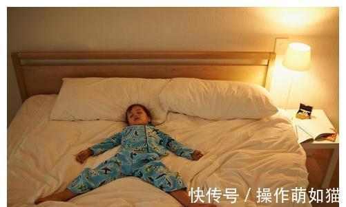 坏习惯|孩子睡觉时有这三种举动,说明智商较高,家长却常当作“坏习惯”