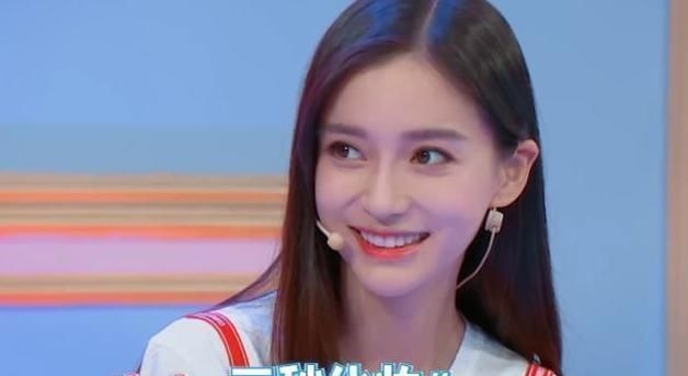 为何baby只在跑男“口红粘牙”，其他节目却不会化妆师说出原因