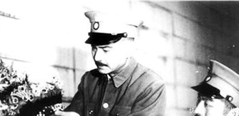 告知孙殿英|慈禧入葬时，此石匠封闭墓道被砸昏，监工将他丢在荒山后奇迹发生！