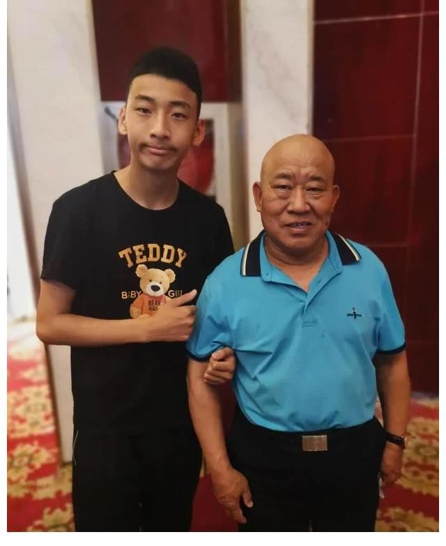 刘思伟|“同心永向党 唱响新时代”文艺晚会圆满举行，曲涛表演深入人心