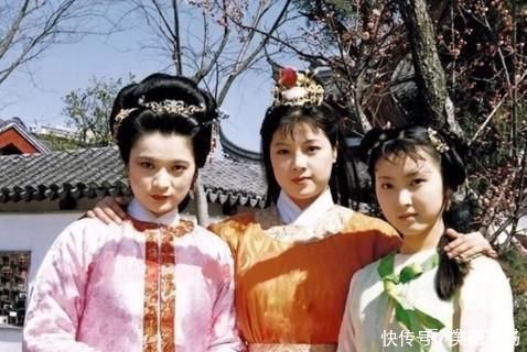 红楼梦&87《红楼梦》删去的珍贵镜头妙玉被强盗抓走,宝玉拄着拐杖讨饭