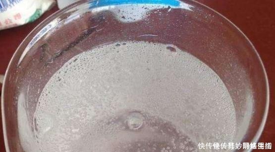 磷酸二氢钾|养君子兰,浇1杯“营养液”,7天冒花苞,花朵鲜艳,越长越美!