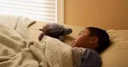 早睡早起|冬天请不要''杀伤性''叫醒孩子,会直接影响孩子身高,不能大意