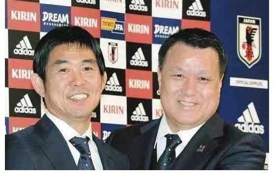日本队|心态崩了?日本队长赛后遭沙特球迷疯狂嘲讽,情绪失控与球迷对骂