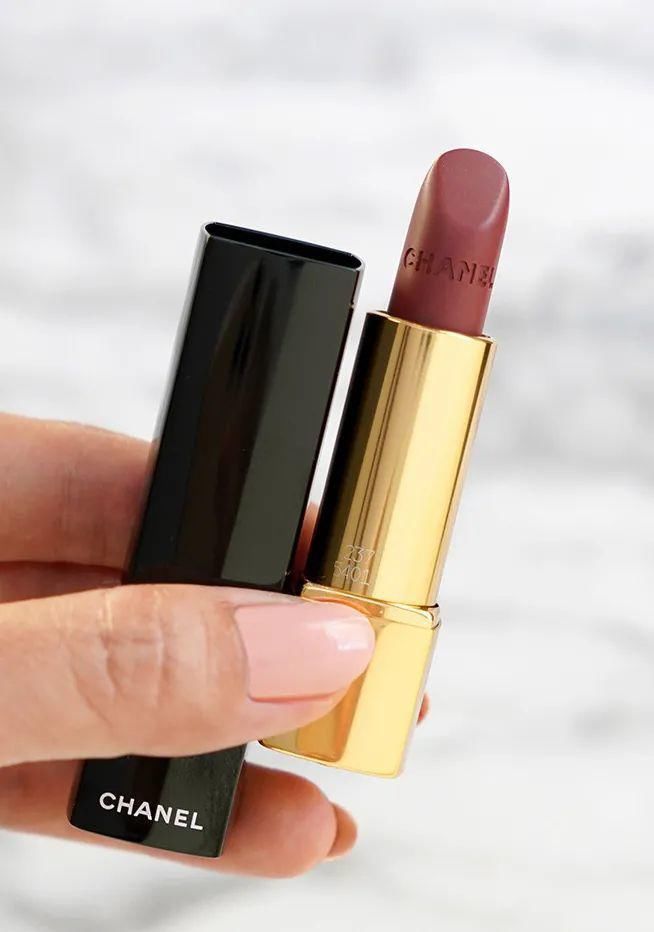 皮肤黄还懒得化妆？你需要这几支显白的素颜口红