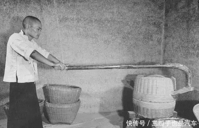 真实|一百年前的农村真实生活老照片,当今的你能呆得了几天