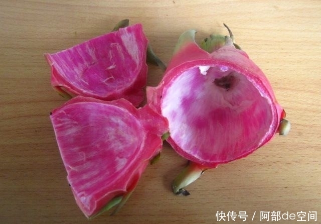 解决|把火龙果皮贴在脸上,解决了很多人的大烦恼,早知早好