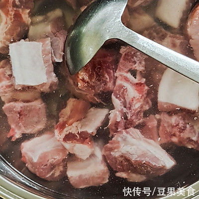 手残党必学菜谱之冬季暖汤（鹿茸菌排骨汤）