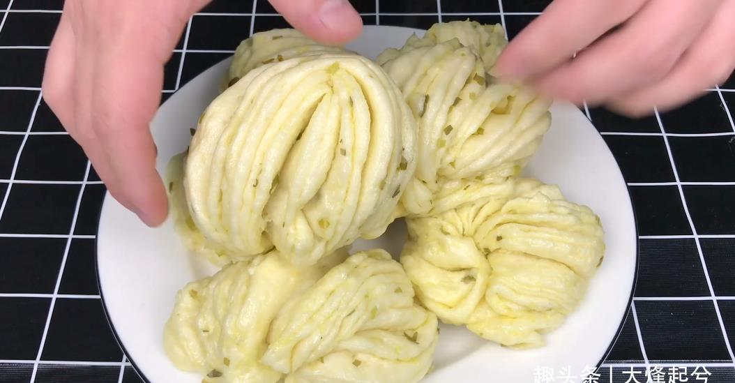 花卷的做法大全之一，教您最简单的方式，照样蓬松暄软层次分明